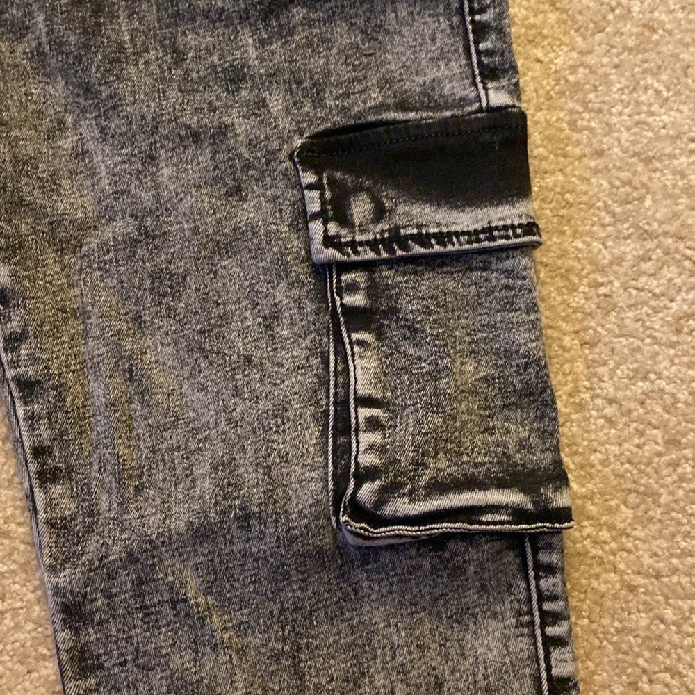 Jeans - Picture 2 of 3
